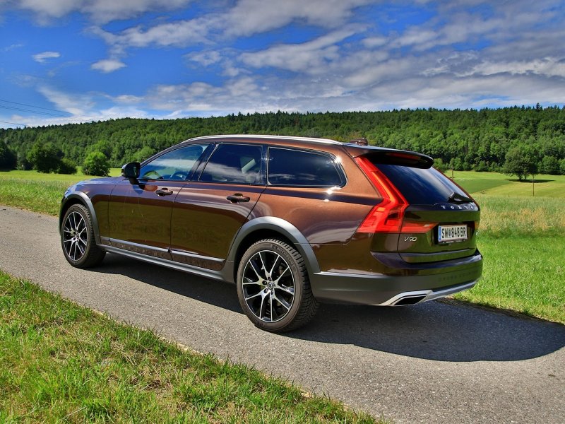 Вольво v90 Cross Country