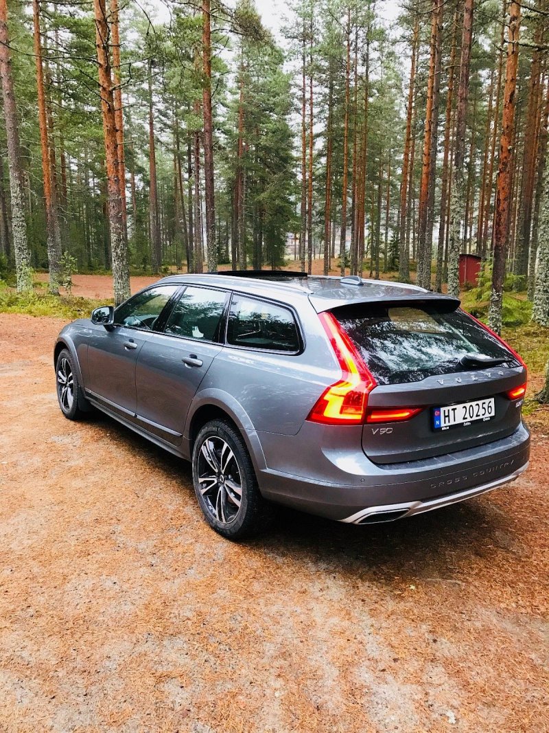 Volvo универсал v90 Cross Country