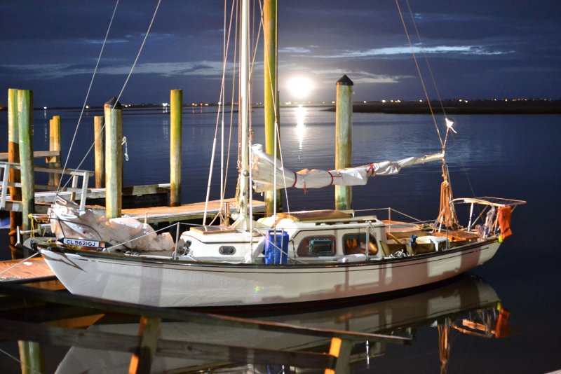 Парусно-моторное судно «бас» 8500