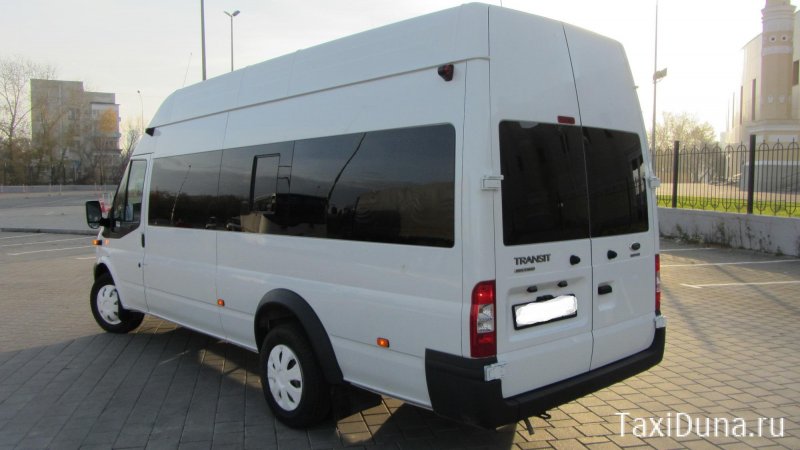 Микроавтобус Форд Транзит белый