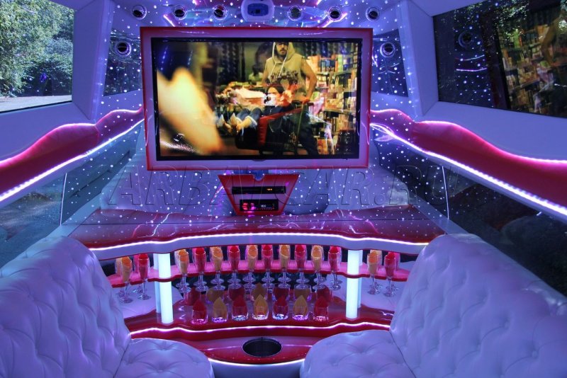 Хаммер лимузин двухэтажный