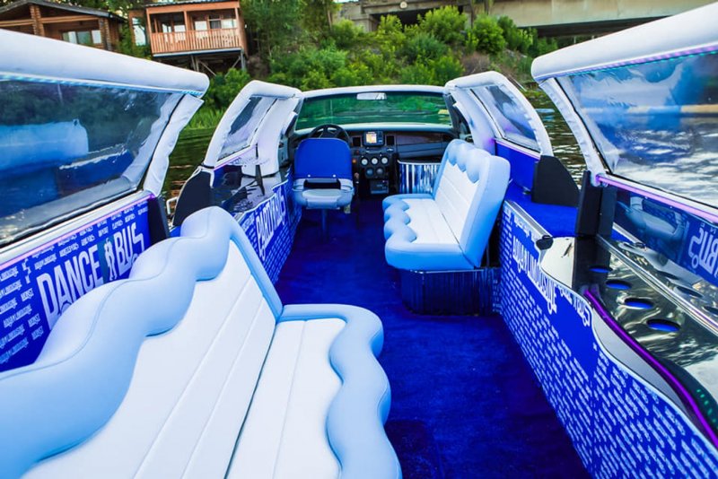 Лимузин с необычным салоном