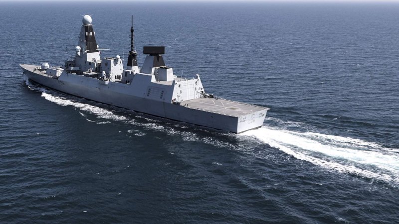 Эсминец королевских ВМС Британии HMS Defender