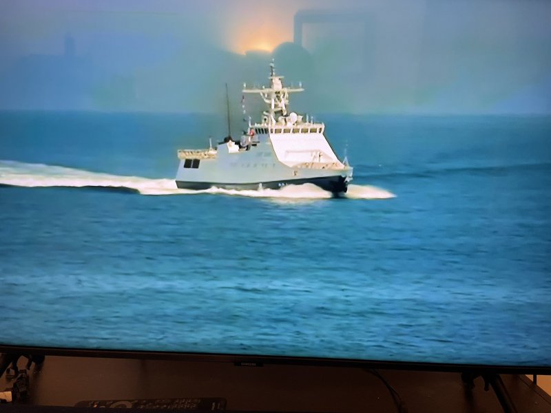 Эсминец Дефендер в черном море