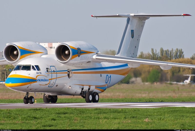 АН-74 транспортный самолёт