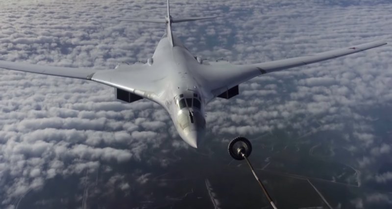 Стратегический бомбардировщик ту-160