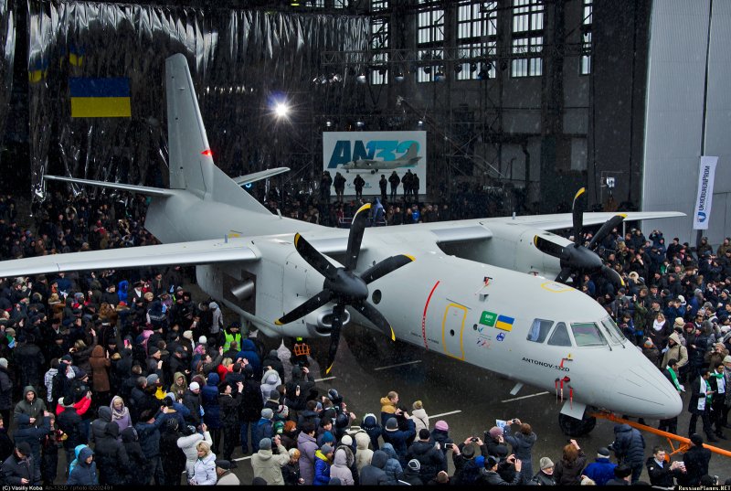 АН-132 транспортный самолёт