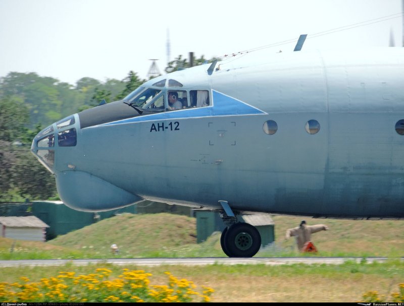 Узбекские ВВС АН 12