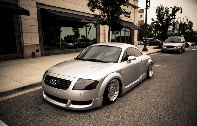 Audi TT 8n stance