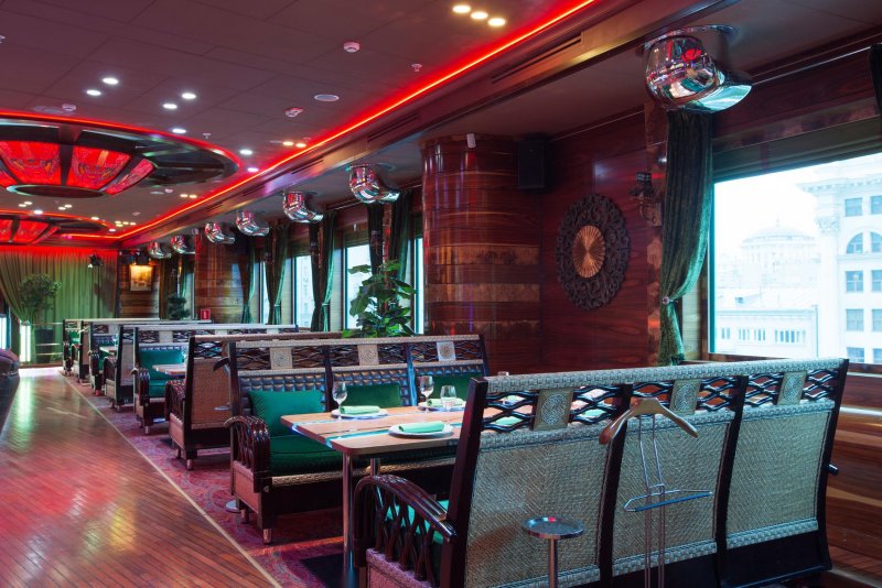 ТЦ Лотте Плаза ресторан лодка