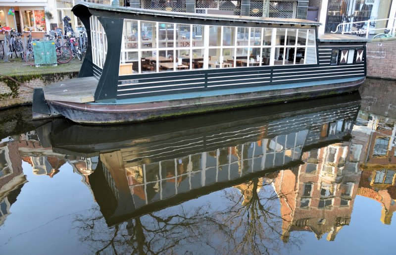 Моряк в лодке ресторан