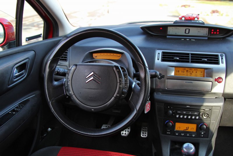 Ситроен с4 хэтчбек 2008 салон