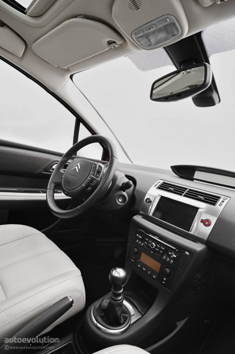 Citroen c4 купе салон