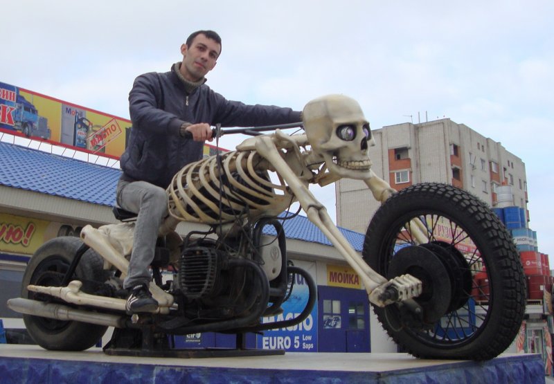 Коза на мотоцикле