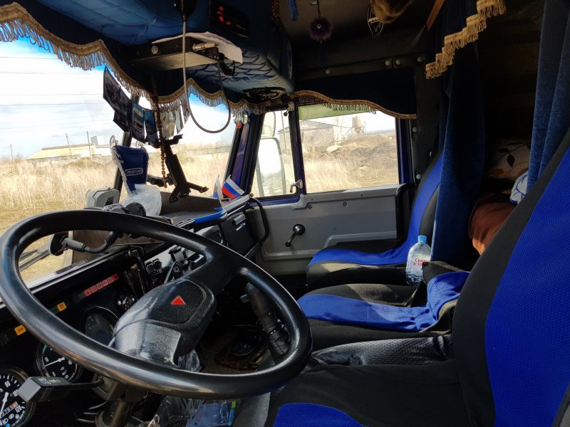 КАМАЗ 53215 кабина внутри