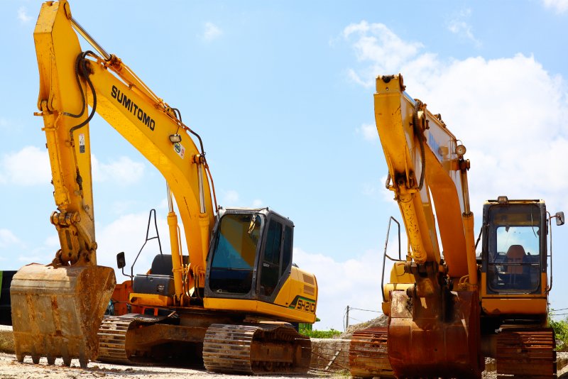Экскаватор Сумитомо 225