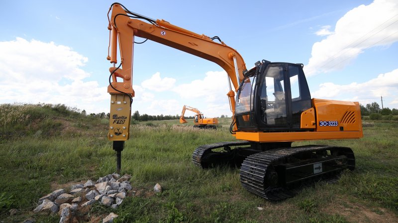 JCB js220lc