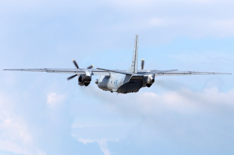 АН-26 военно-транспортный самолёт