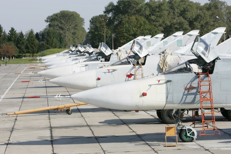 Самолет Су-24м