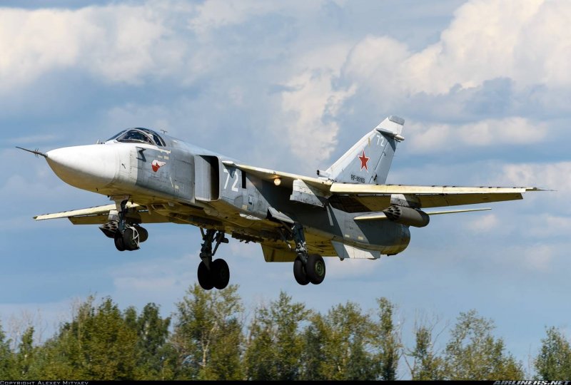 Бомбардировщик Су-24м