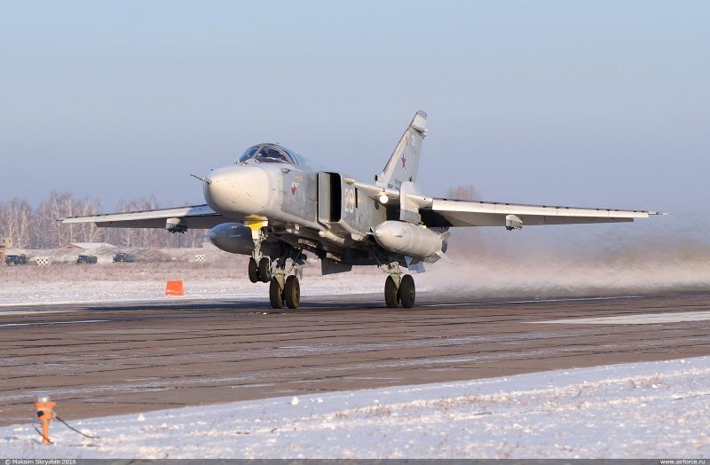 Су24 самолет