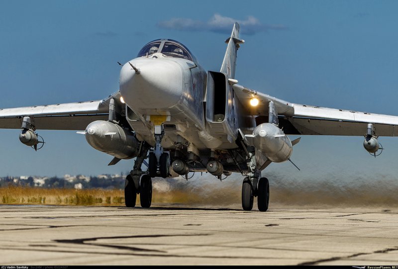 Самолет Су-24м