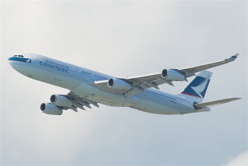Cathay Pacific Airbus a340