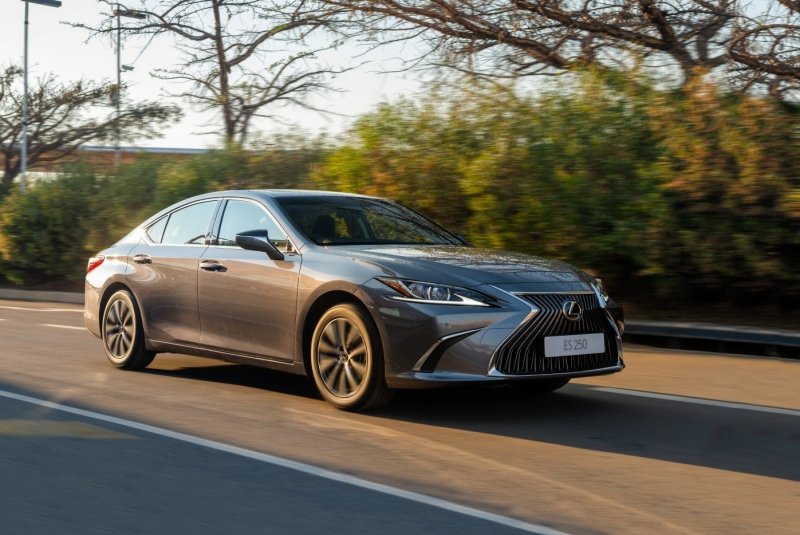 Lexus es 250