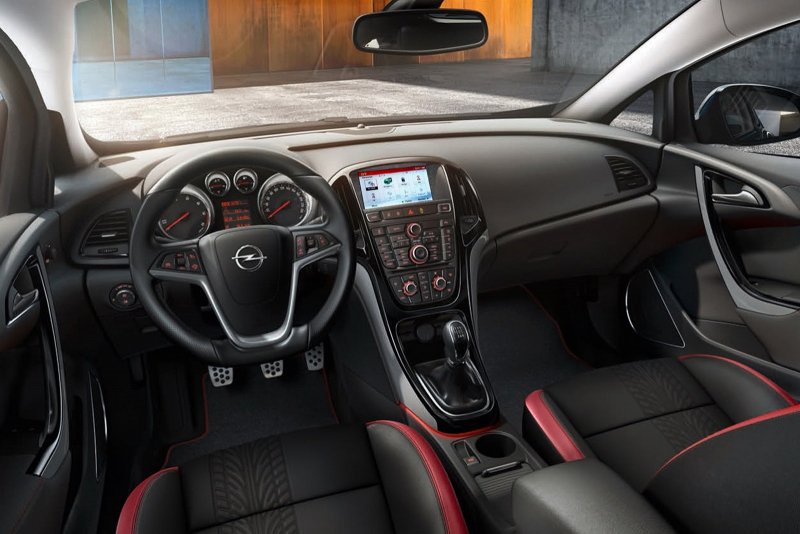 Опель Астра Sports Tourer 2012 салон