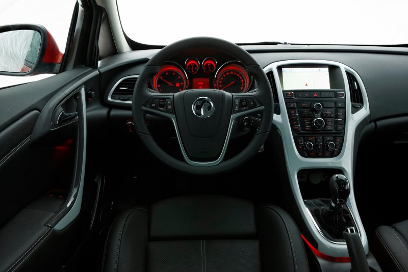 Опель Астра Sports Tourer 2013 салон