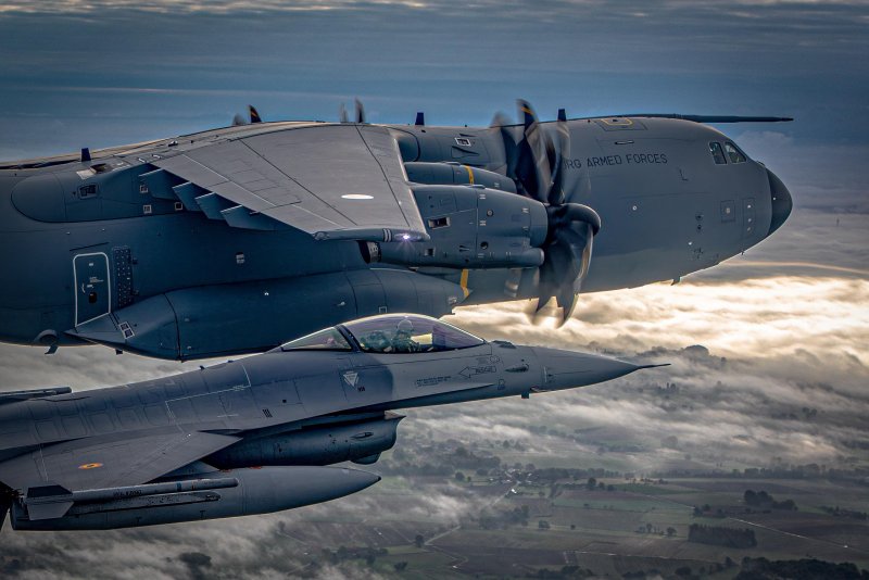 АН-124 100 транспортный самолёт