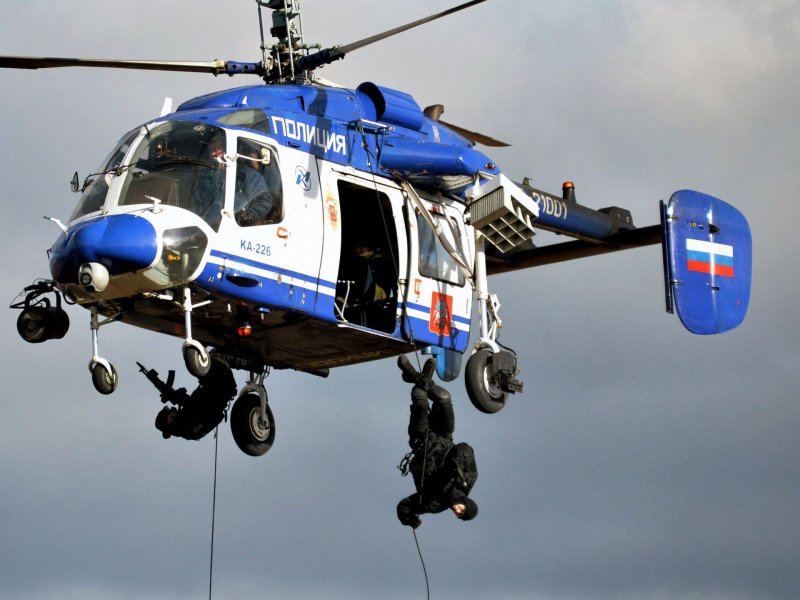 Полиция самолет