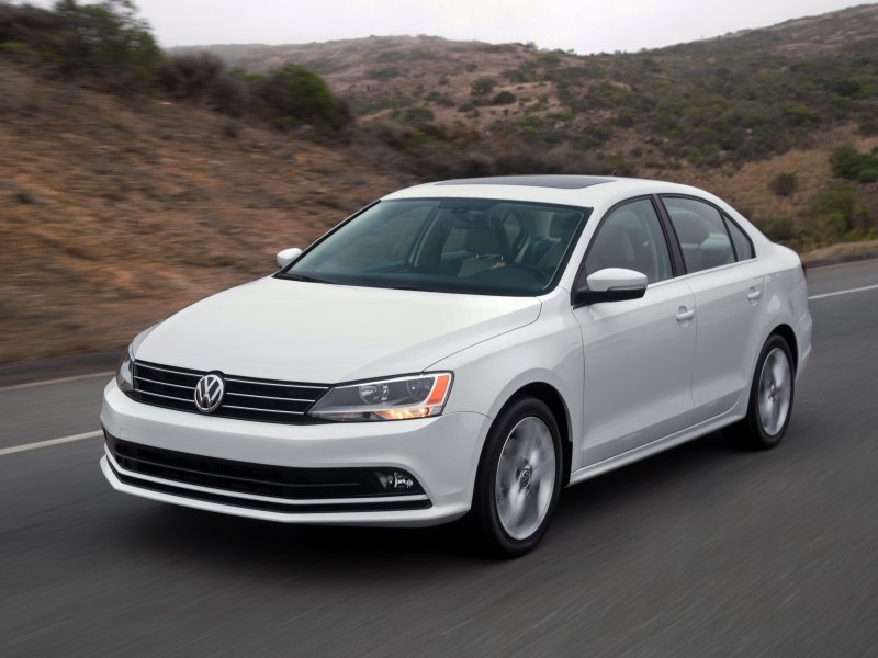 Фольксваген Джетта 2016 белая
