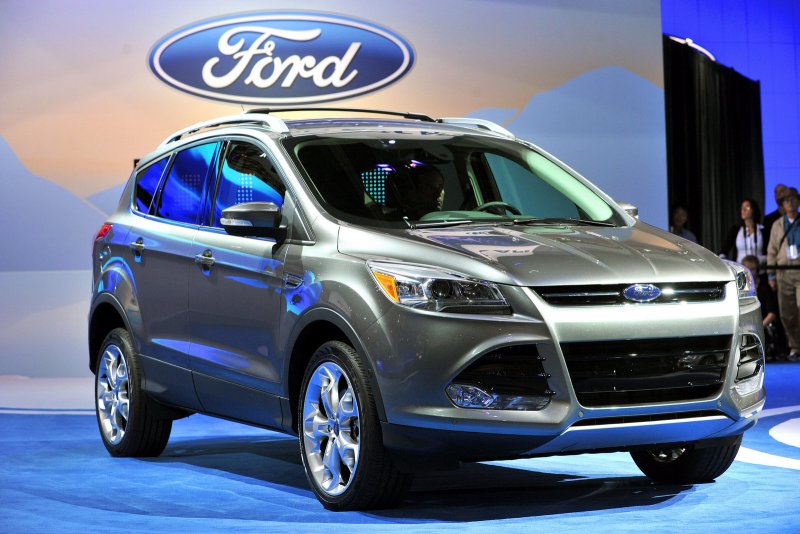 Ford Escape Hybrid 2015