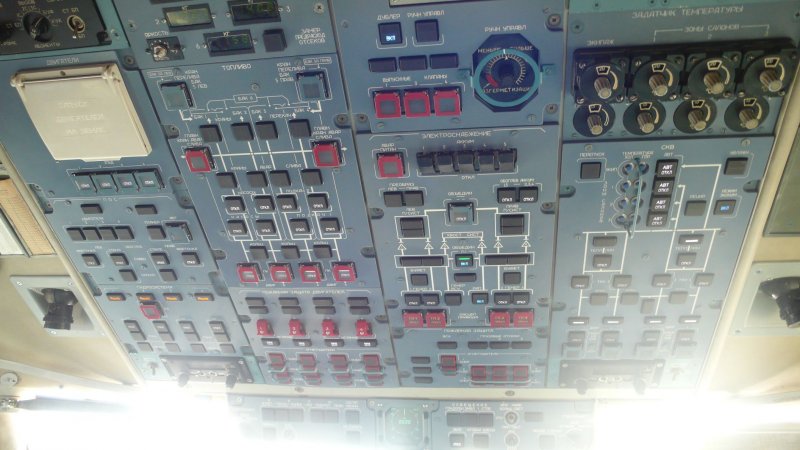 Приборная панель ил 96 внутри