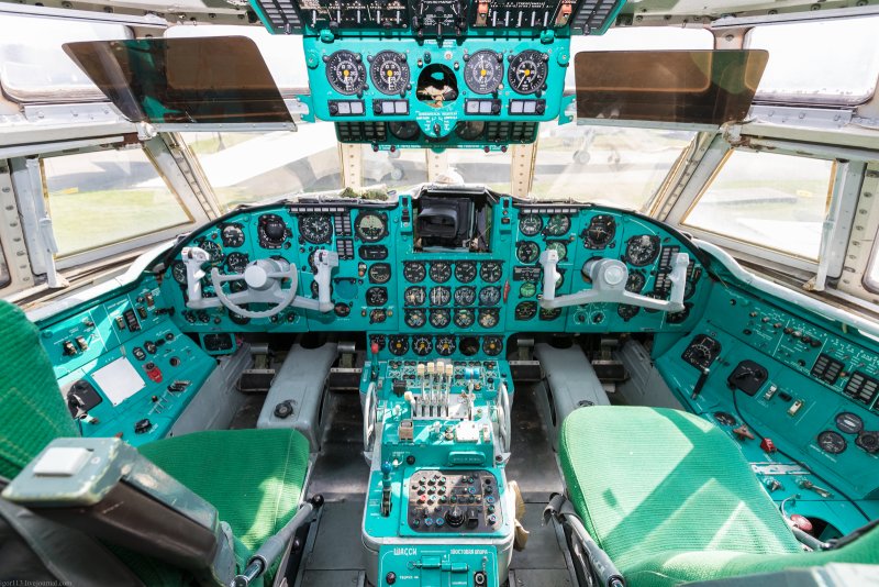 Ил-112 кабина