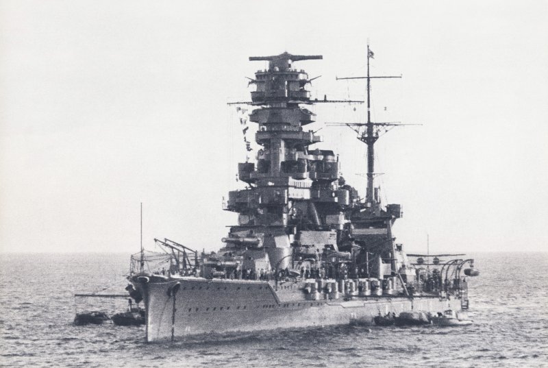 Японский линкор Хьюга