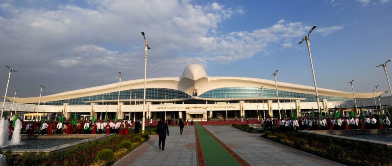 Эль ПРАТ Барселона аэропорт внутри