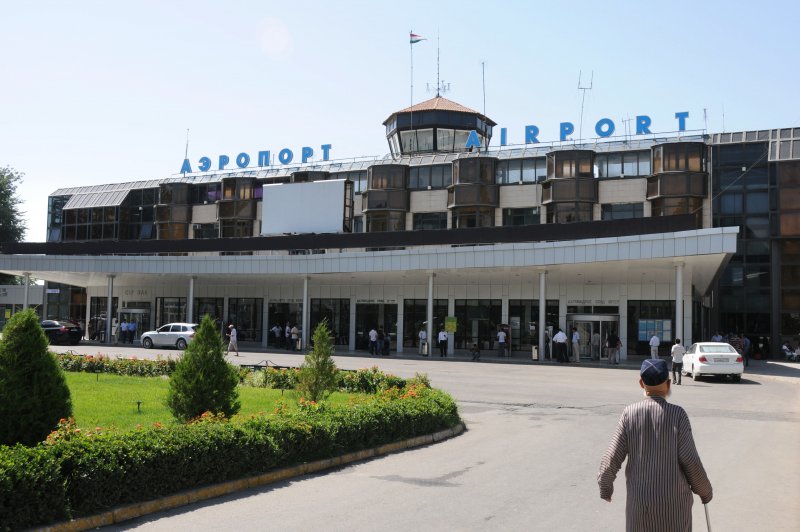 Аэропорт Худжанд 2021 самолет