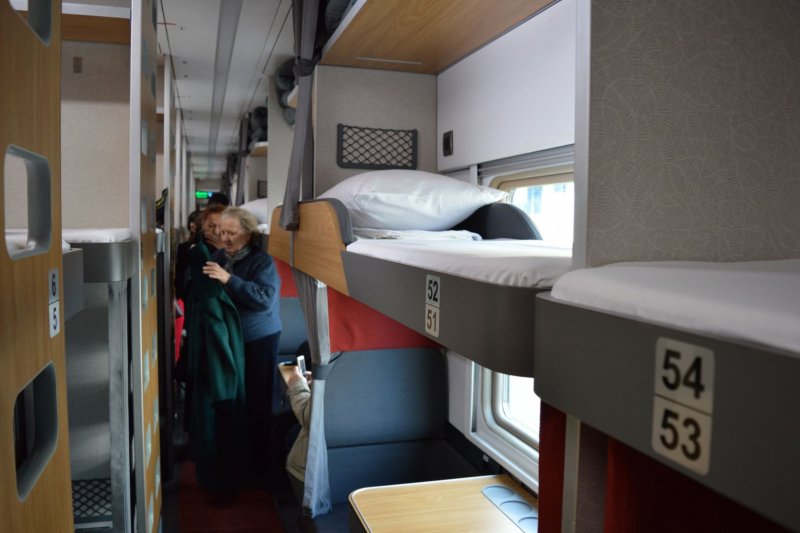 Поезд 102 плацкартный вагон