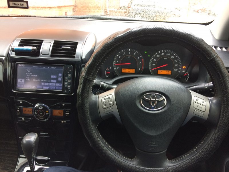 Toyota Corolla Fielder 141 салон