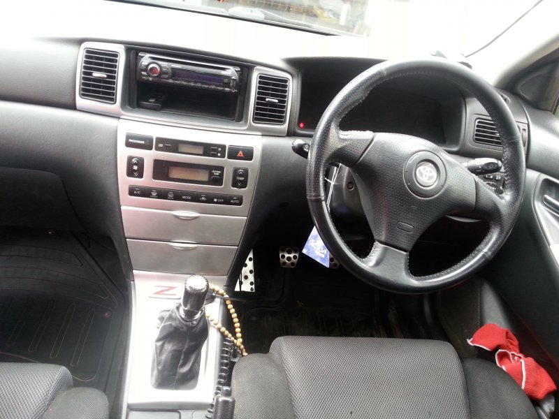 Toyota Fielder 2000 салон