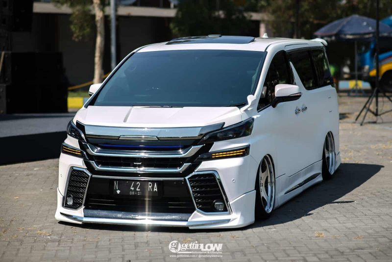 Toyota Vellfire 2019