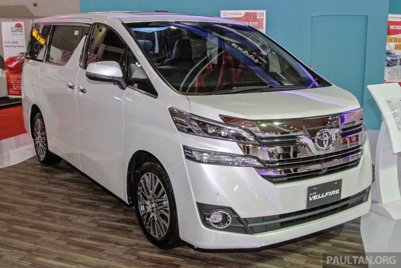 Тойота Велфаер 2021