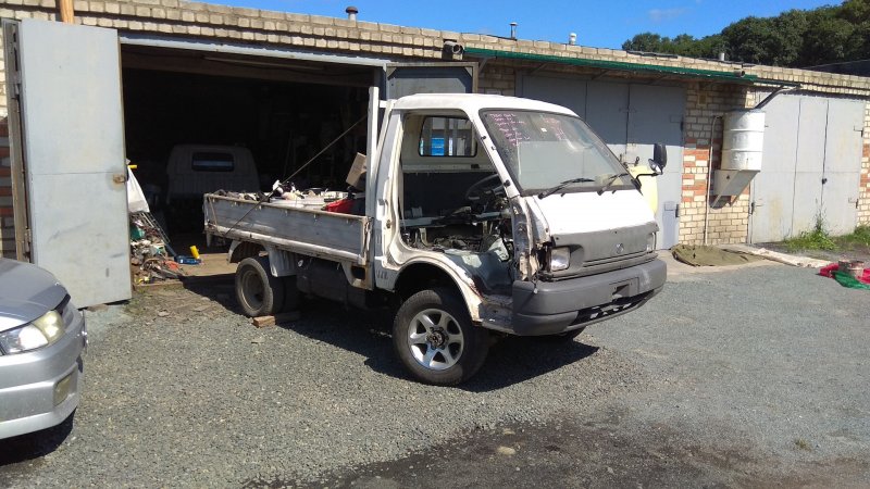 Мазда Бонго Френди 2000