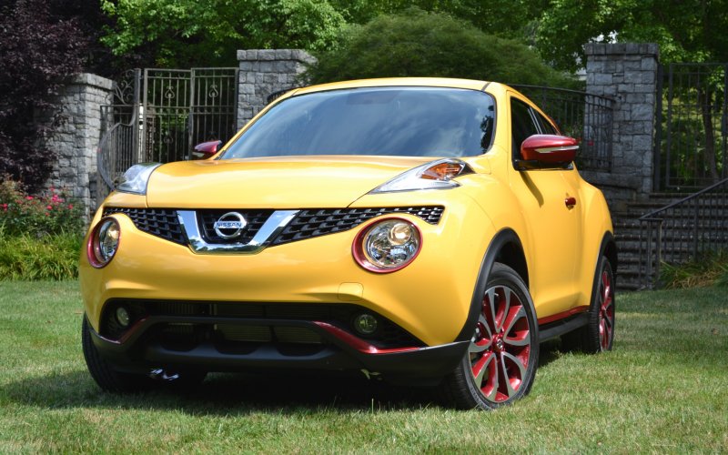 Nissan Juke 2020 желтый