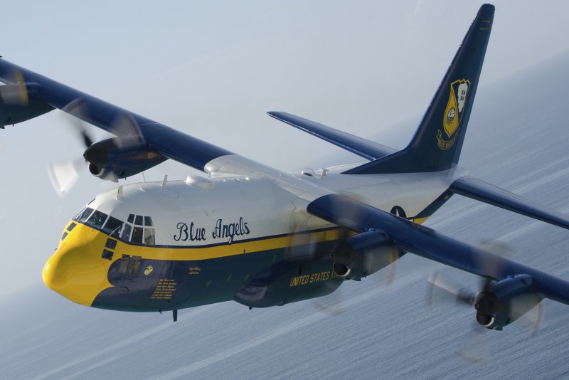 Blue Angels c-130 "fat Albert"