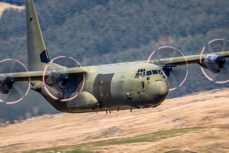 Самолет c-130 Геркулес