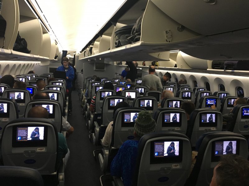 Boeing 787-900 KLM салон