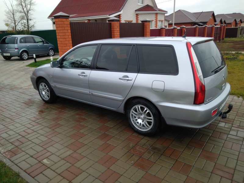 Митсубиси 1996 универсал